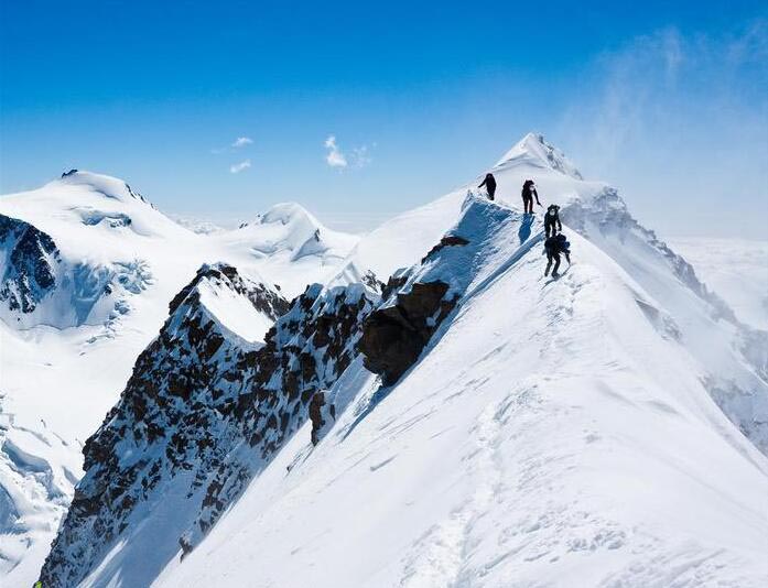 2019新年致辞：不畏浮云遮望眼 凝心聚力勇登攀