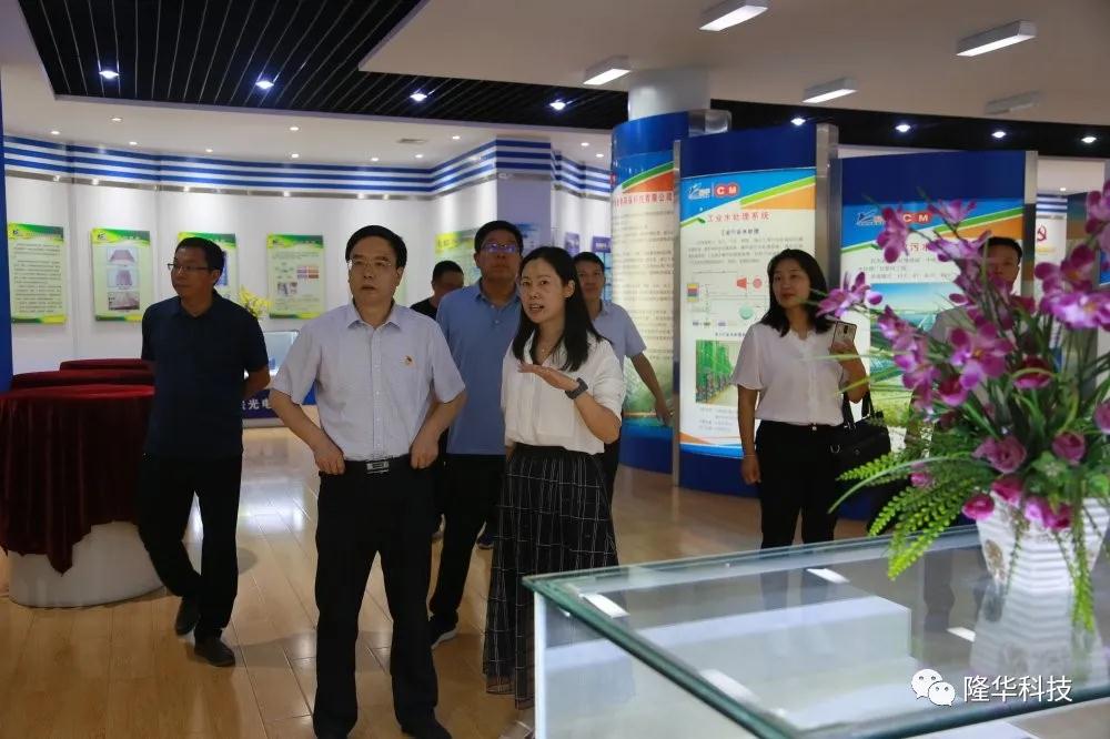 洛阳市总工会常务副主席杜中岳等一行向导来ca88官方唯一网站公司调研指导事情