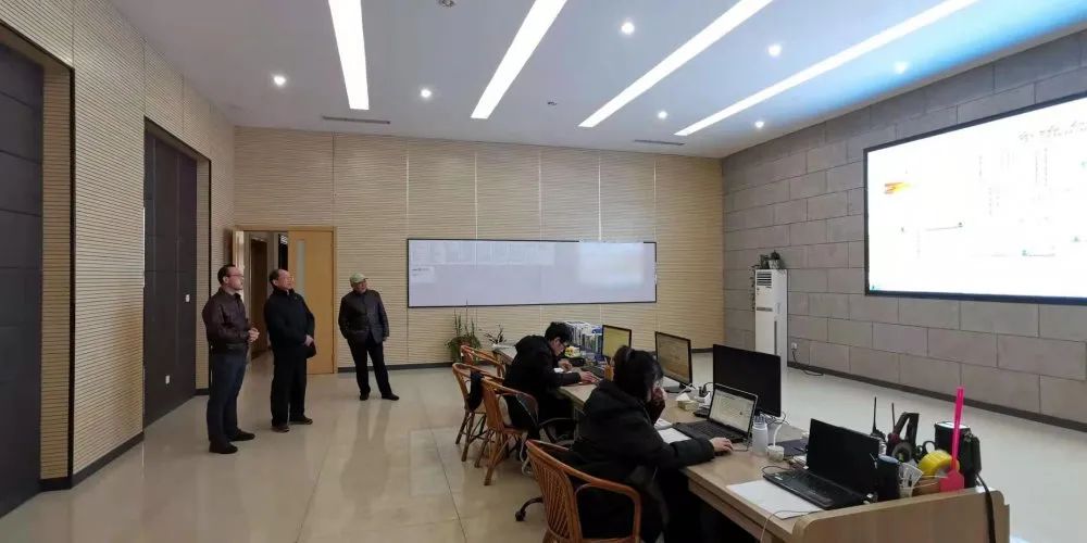 华中科技大学陈良才教授应邀到访集团举行手艺交流座谈