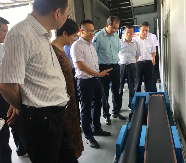 广西壮族自治区人大常委会副主任、党组书记王跃飞一行莅临晶联光电调研