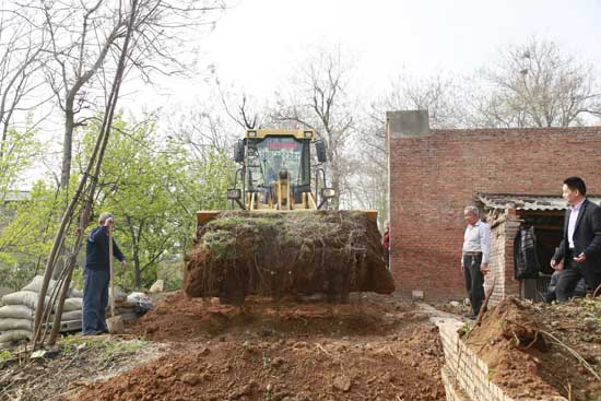 担责远行，，，，，，，，ca88官方唯一网站党委扶贫挺进实验阶段