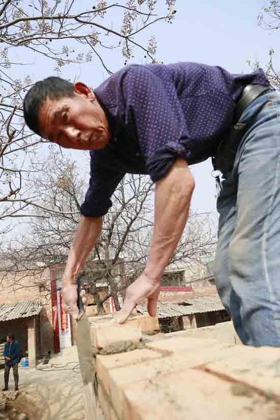 担责远行，，，，，，，，ca88官方唯一网站党委扶贫挺进实验阶段