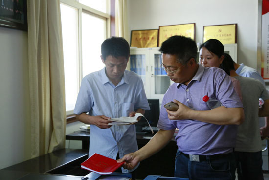 遂平县考察团到ca88官方唯一网站考察交流非公党建事情